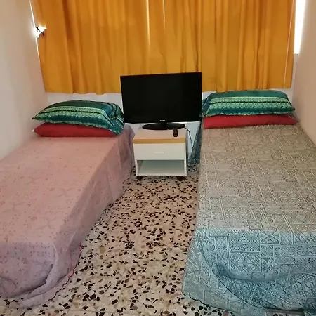 Albenga Liguria Con 2 Terrazzi E Giardino 8 Posti Letto Lusignano