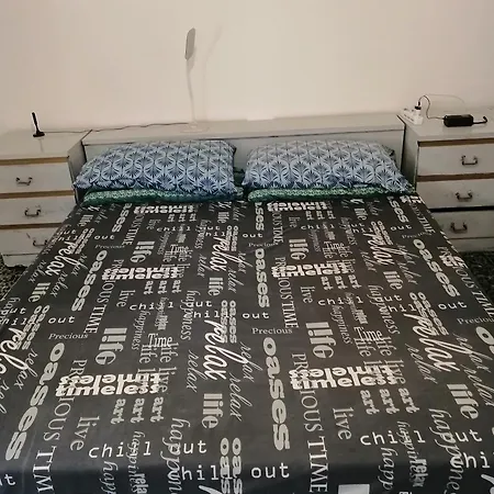 Albenga Liguria Con 2 Terrazzi E Giardino 8 Posti Letto *